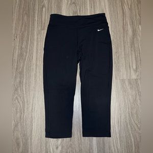 Nike Cropped Dri-Fit Leggings size Medium